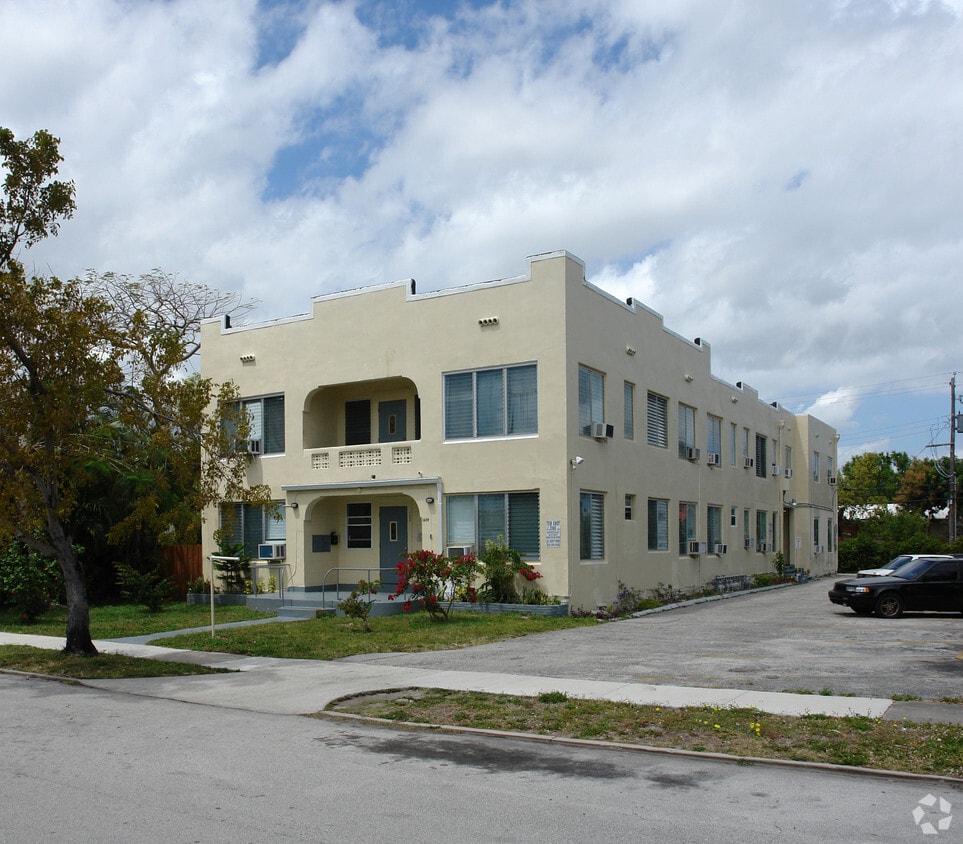 Primary Photo - 1639 Madison St
