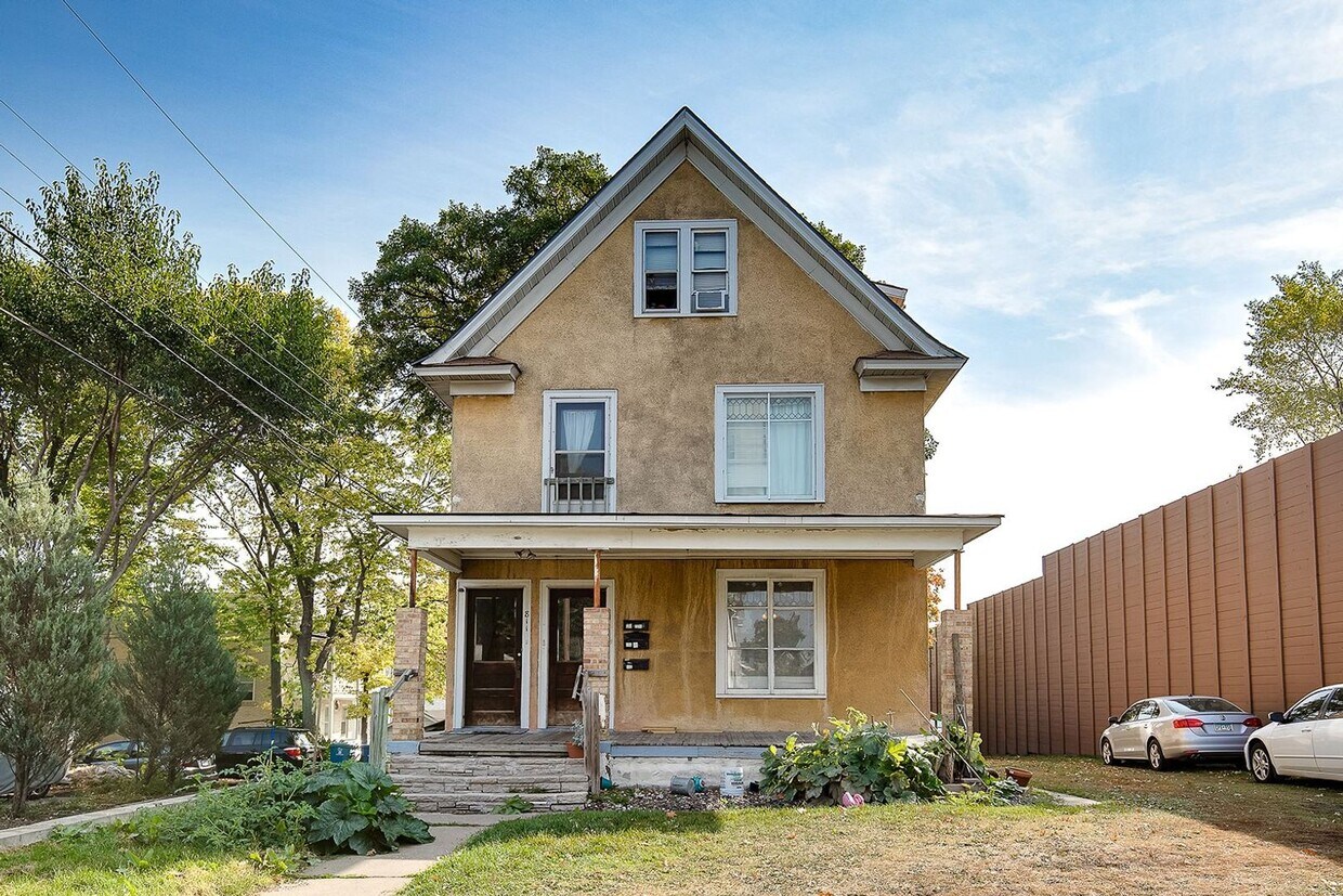 Foto principal - 811-28TH
