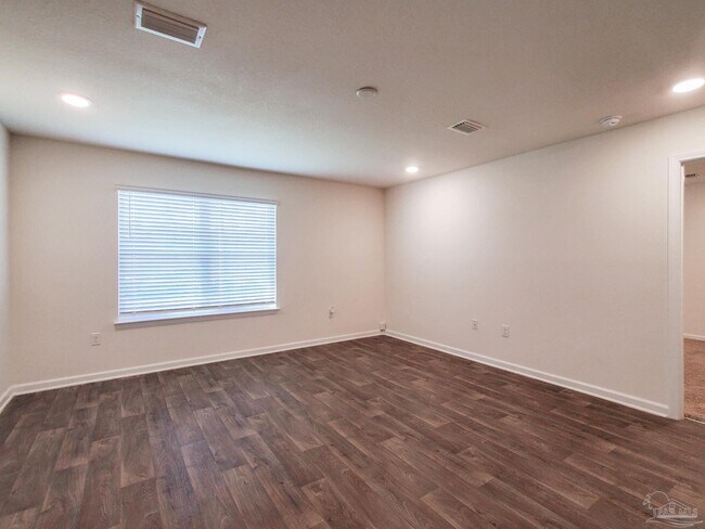 Building Photo - 5810 Paddock Way