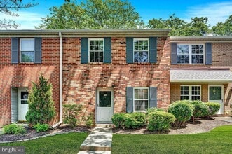 Building Photo - 72 Sycamore Ct