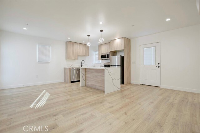 Foto del edificio - 5650 Cartwright Ave