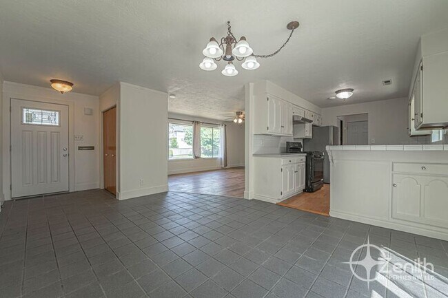 Foto del edificio - 1503 Grand Blvd