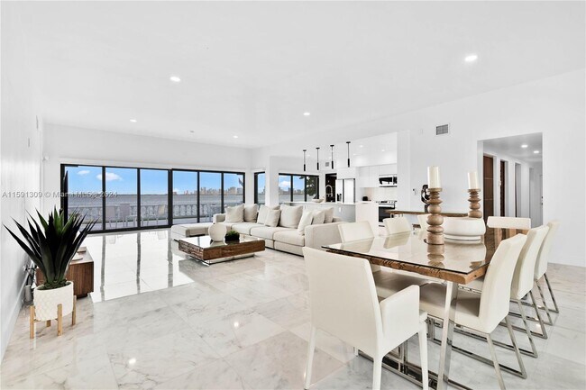 Foto del edificio - 1353 Bay Terrace