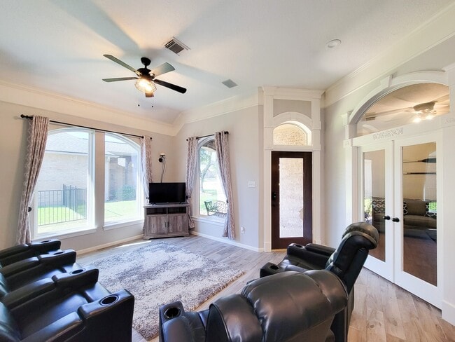Building Photo - 13653 Lakeside Pl Dr