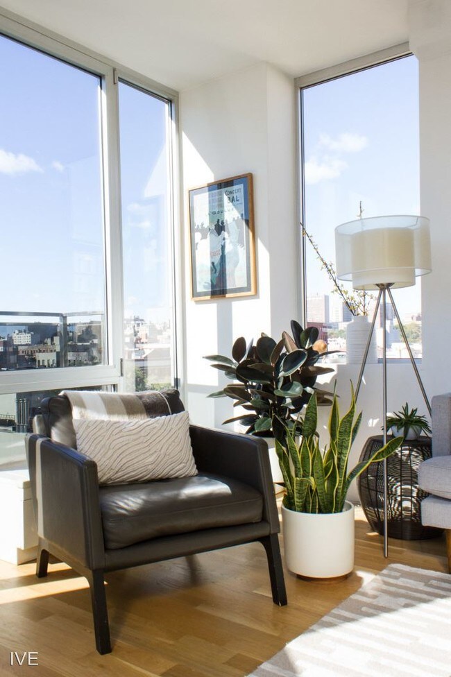 Foto del edificio - 2 br, 2 bath House - 129 West 123rd St