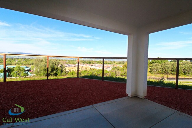 Building Photo - $4695 - Huge 5 Bedroom 4-1/2 Bath Lennar H...