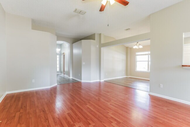 Foto del edificio - 8059 Carisbrook Ct