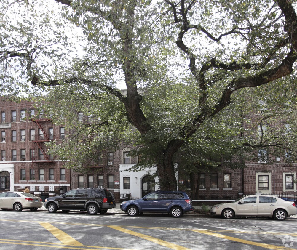 Primary Photo - 180 Linden Blvd