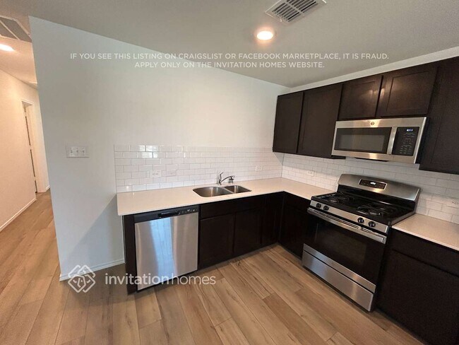 Foto del edificio - 3212 Crestone Dr