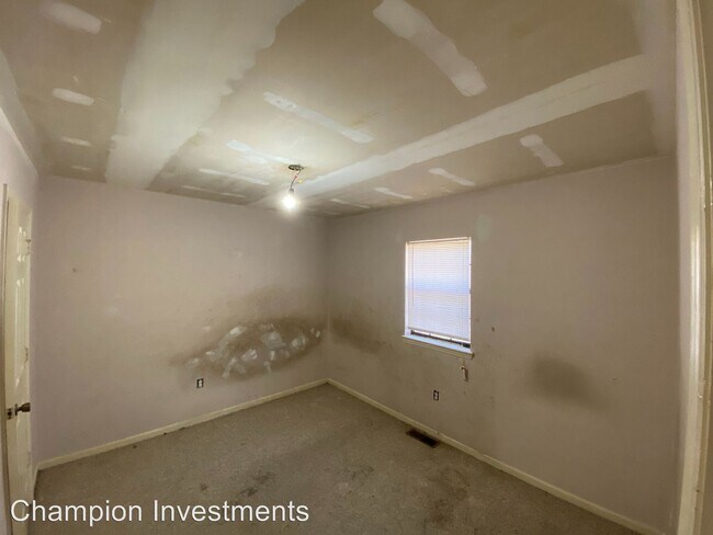 Building Photo - 634 Hillcrest Dr