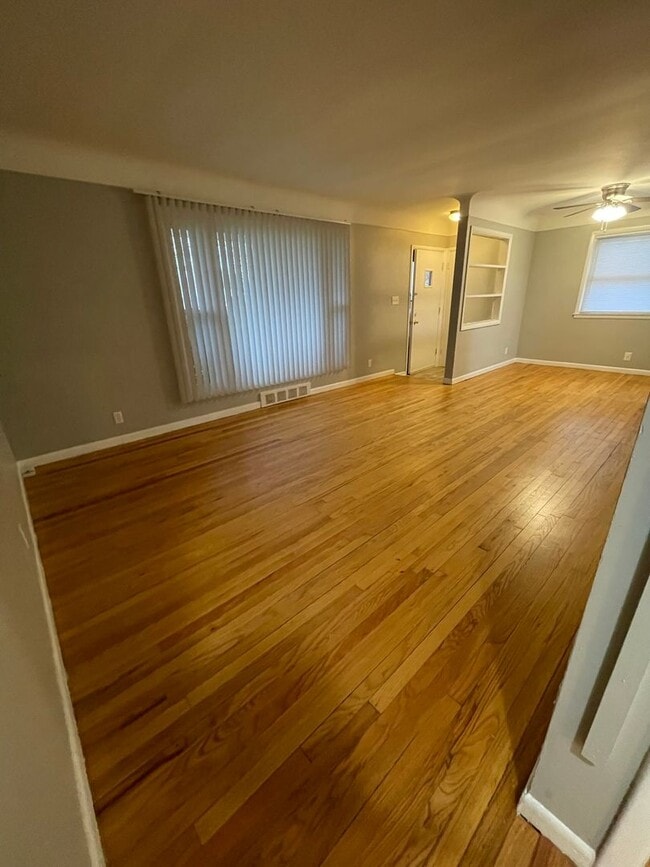 Three Bedroom Home in the Established Ann Arbor Wines Neighborhood! - Three Bedroom Home in the Established Ann Arbor Wines Neighborhood!