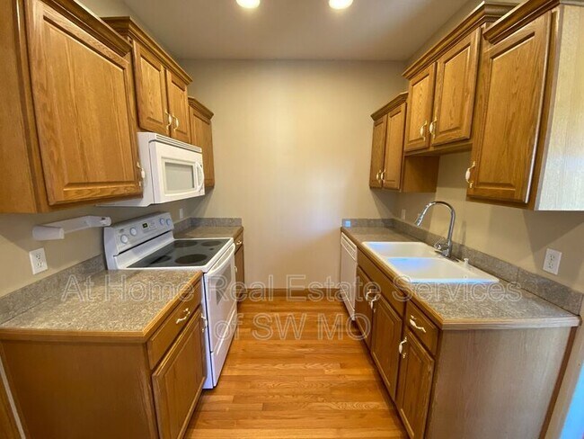 Foto del edificio - 5591 N 17th St