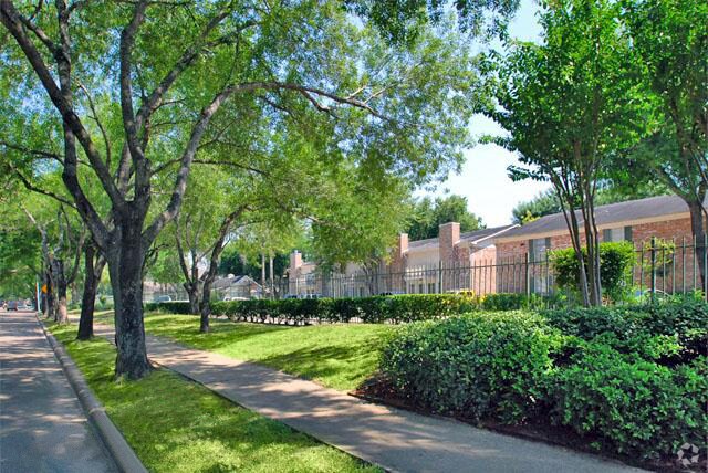 Foto principal - 8950 Glencrest