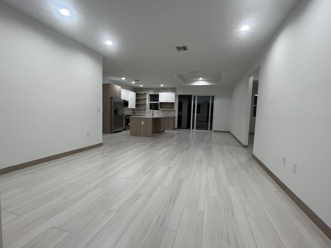 Foto del edificio - 4135 Watson Ave