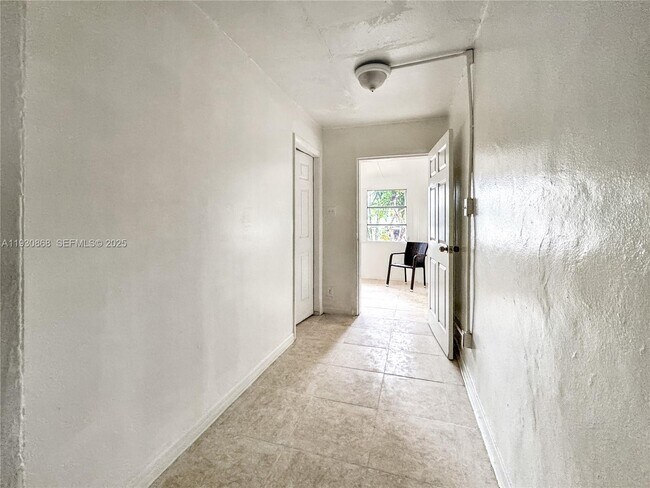 Foto del edificio - 1269 SW 25th Ave