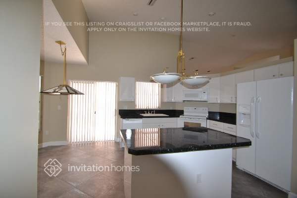 Foto del edificio - 326 NW 47th Terrace