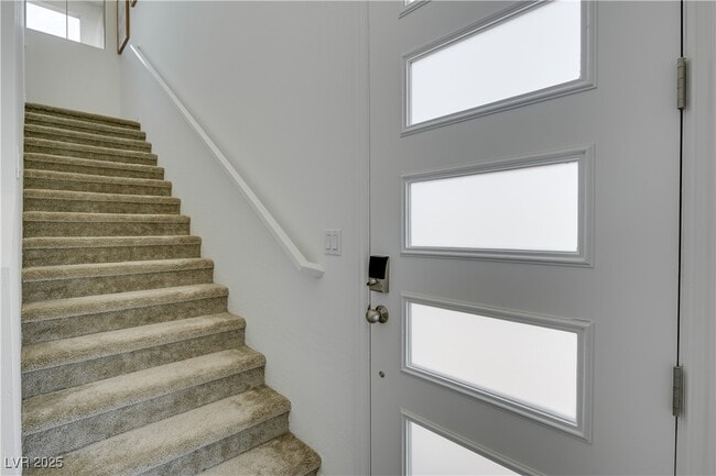 Building Photo - 600 Carriage Hill Dr