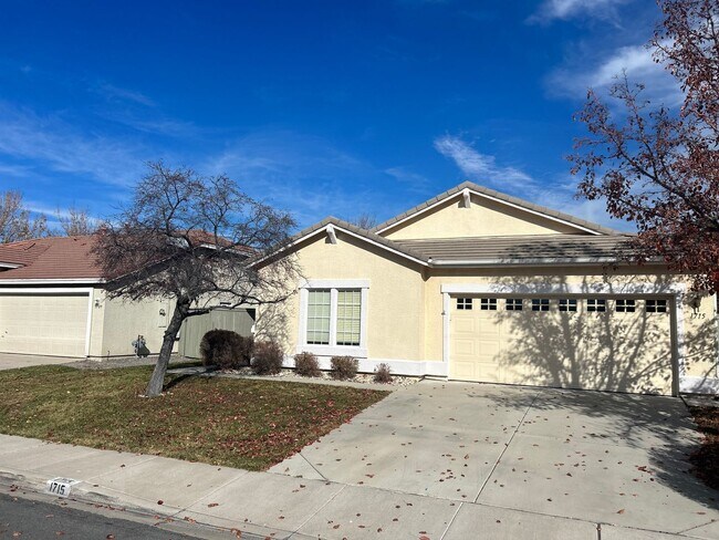 Building Photo - 3 Bed 2 Bath South Meadows Home