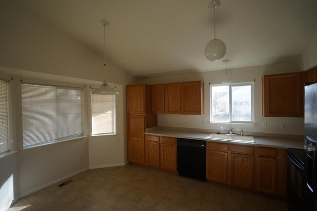 Building Photo - 11403 Ironton St