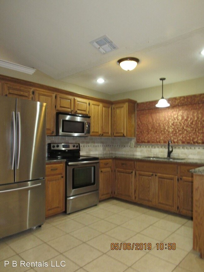 Building Photo - 3 br, 2 bath House - 4408 SW Rolling Hills...
