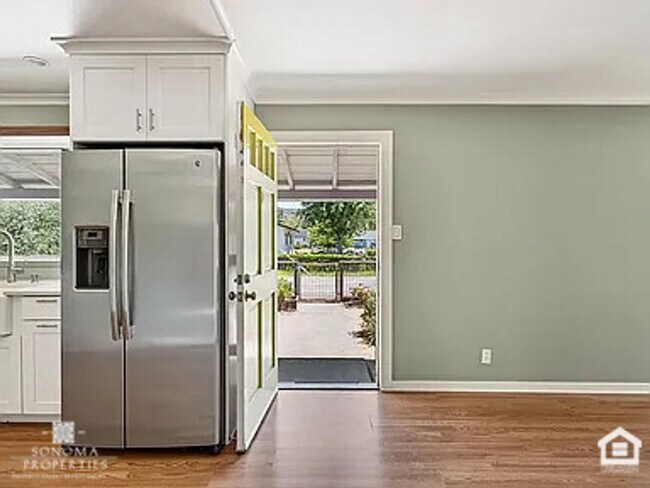 Foto del edificio - Charming 2-bedroom, 1-bathroom Sonoma Home - Available Now!