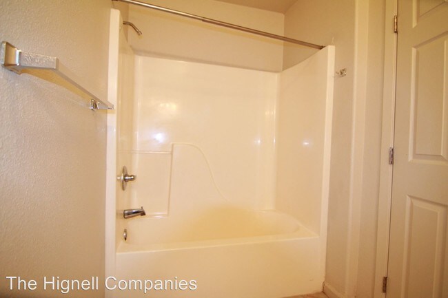 Building Photo - 3 br, 2 bath House - 823 Oak Lawn Ave.