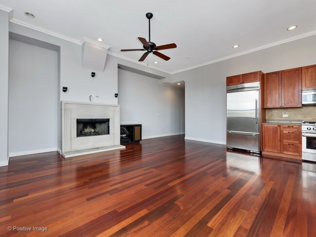 Foto del edificio - 1555 N Wood St