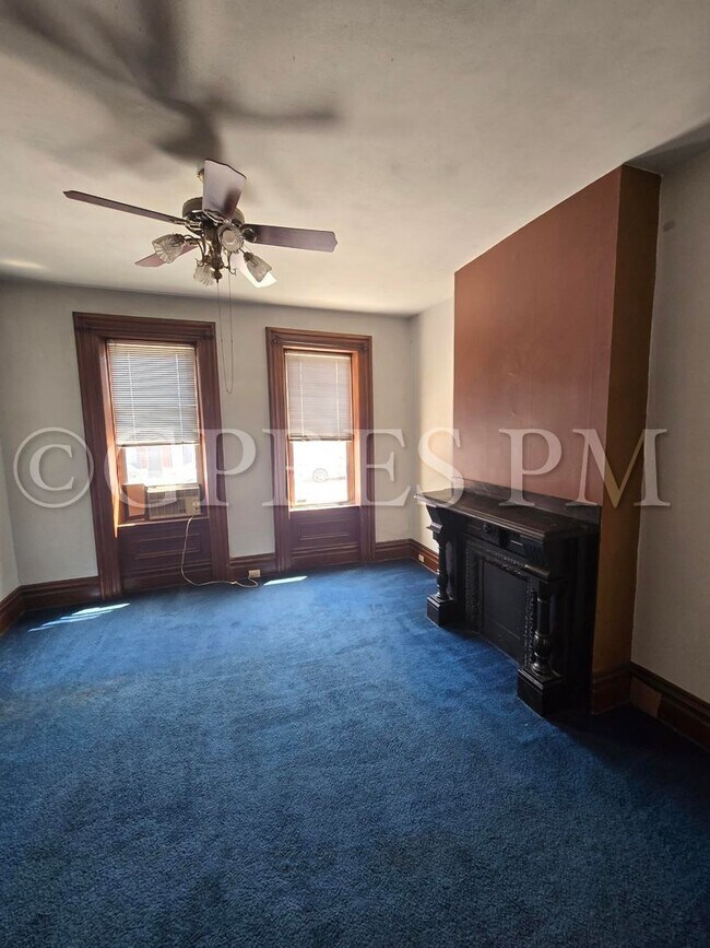 Foto del edificio - 100 S 13th St