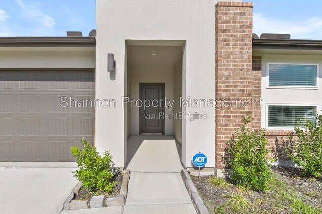 Building Photo - 7915 Murciana Dr