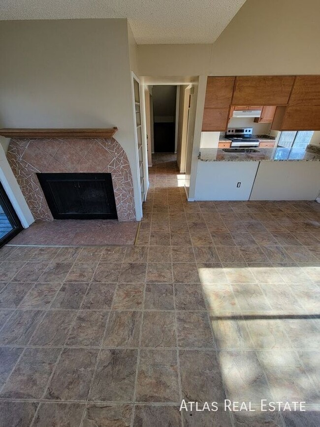 Building Photo - 406 Columbia Rd