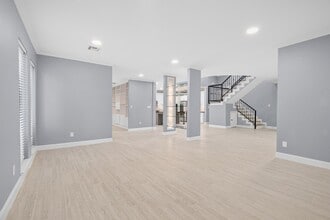 Building Photo - 1032 Townplace St