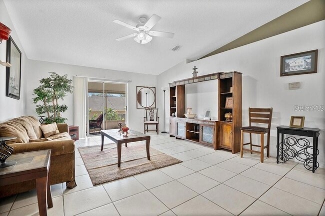 Foto del edificio - 50989 U S 27 Unit