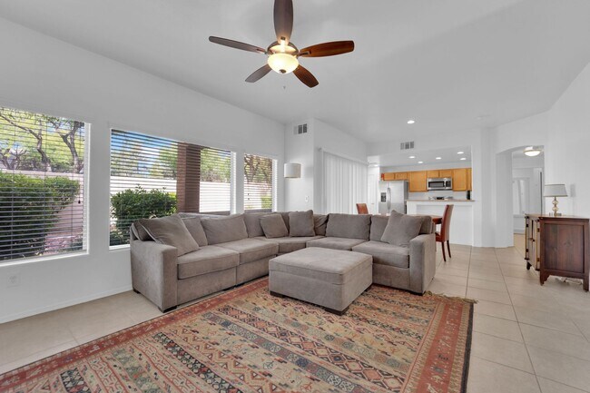 Foto del edificio - Charming 2 bedrooms 2 Bathrooms in the Amb...