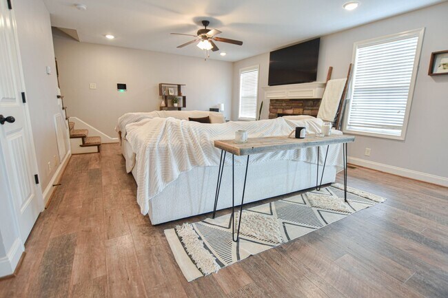 Foto del edificio - Pet Friendly Four Bedroom!