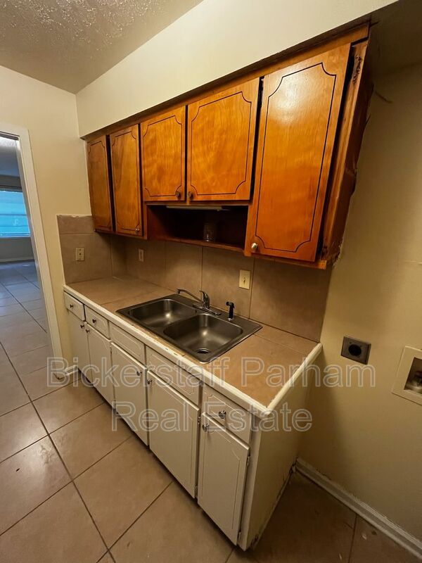 621 Hughes St Unit Apt 13, Columbus, GA 31904 Condo for Rent in