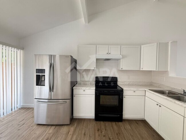 Foto del edificio - 7239 Glen Hill Dr