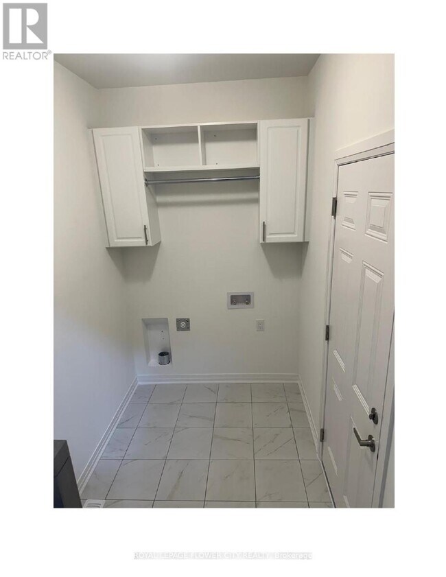 Building Photo - 5 Sagewood Ave