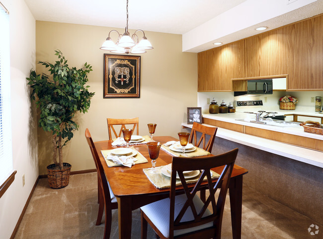 Dining Area - Willow Glen East