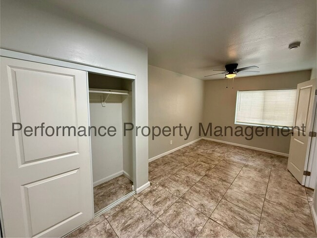 Building Photo - 1311 E 18th St