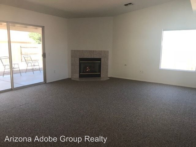 Building Photo - 576 S Azure Dr