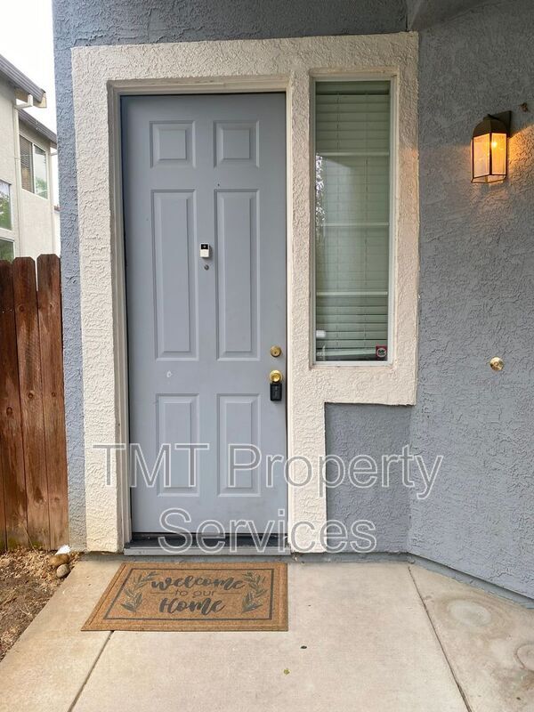 Foto del edificio - 8966 Forked Creek Way