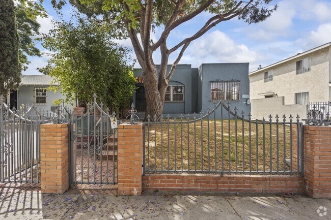 Building Photo - 2965 S Rimpau Blvd