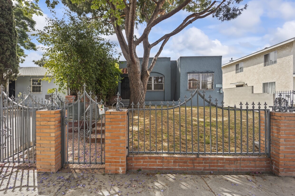 Primary Photo - 2965 S Rimpau Blvd