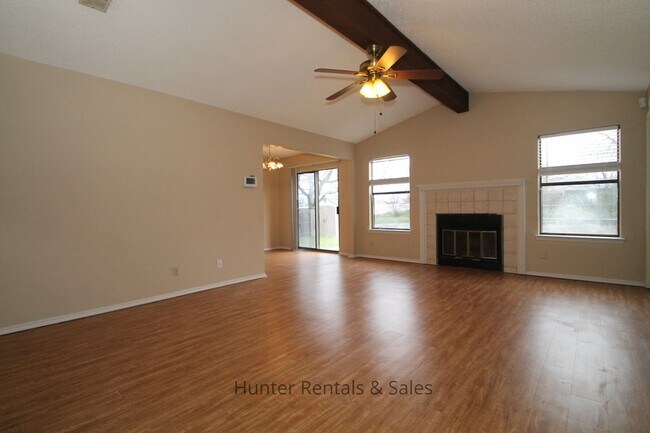 Building Photo - Too Good!