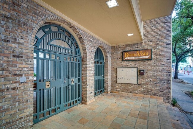 Foto del edificio - 1908 San Antonio St