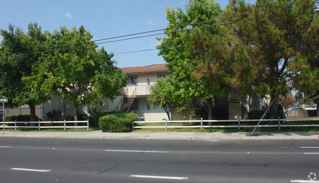 Foto del edificio - 510 N Winchester Blvd