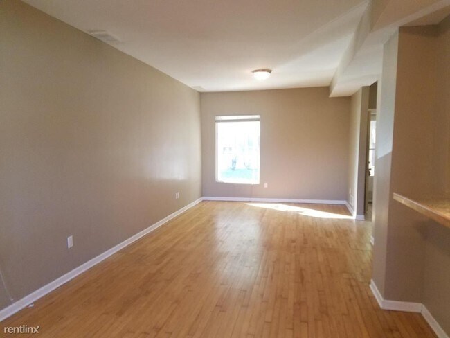 Foto del edificio - 2846 N Bartlett Ave