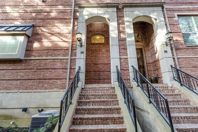 Building Photo - 1500 Pecos St