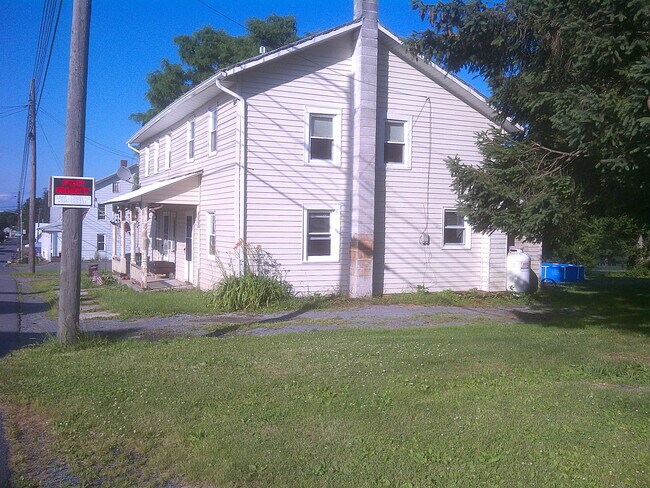 Side view - 412 Hublersburg Rd