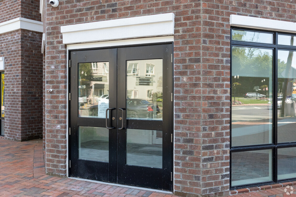 Entrance - 501 South